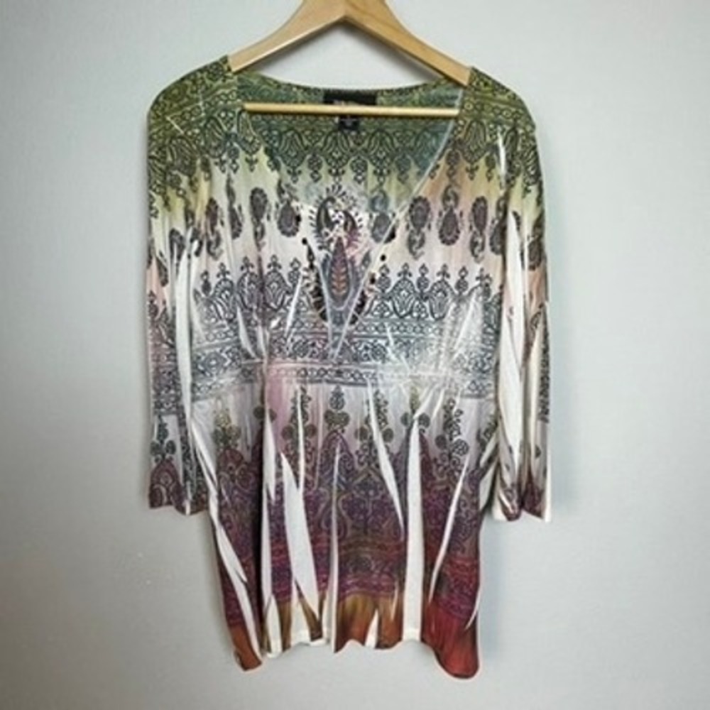 Style Co Woman 1X Boho Paisley Print Embellished V Neck Tunic Top‎